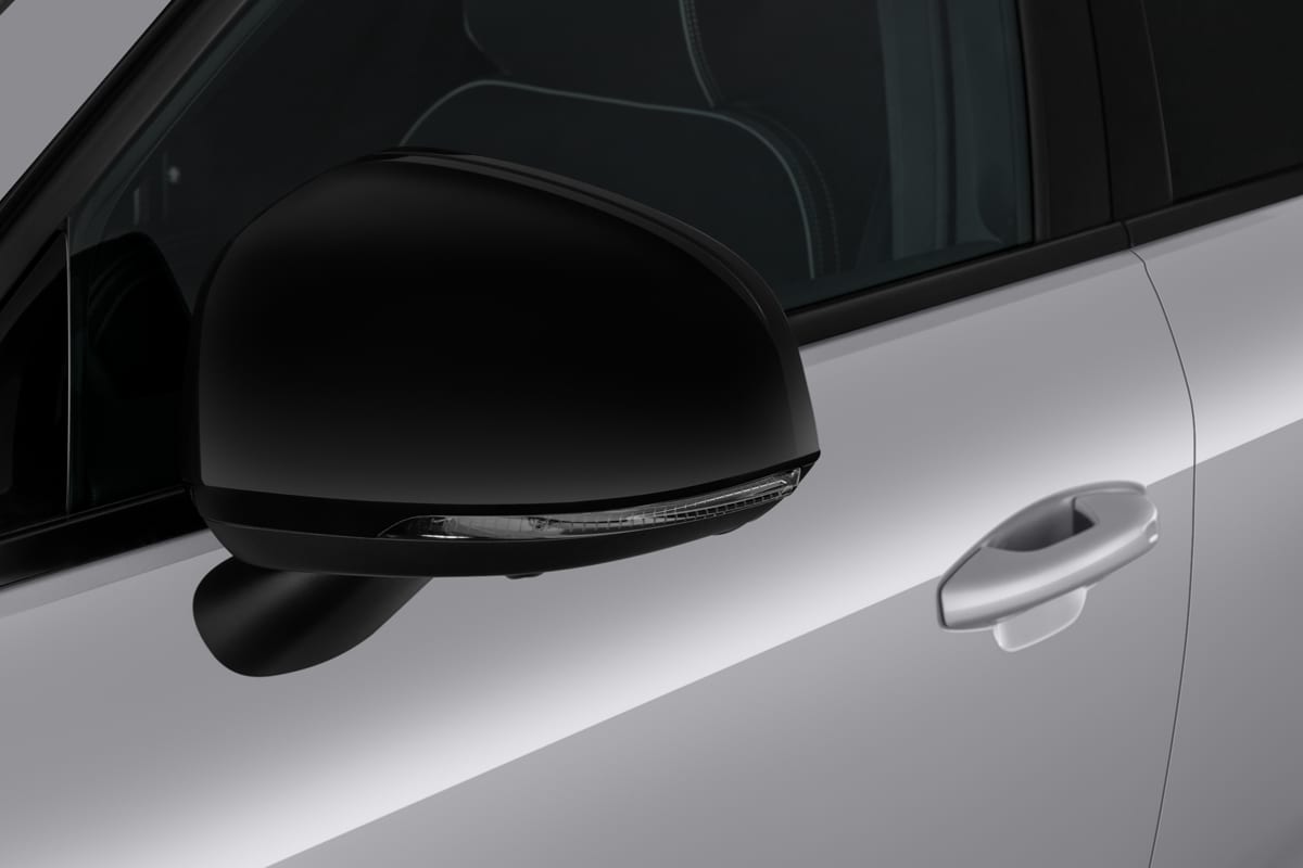 Rückspiegel eines Volvo EC40