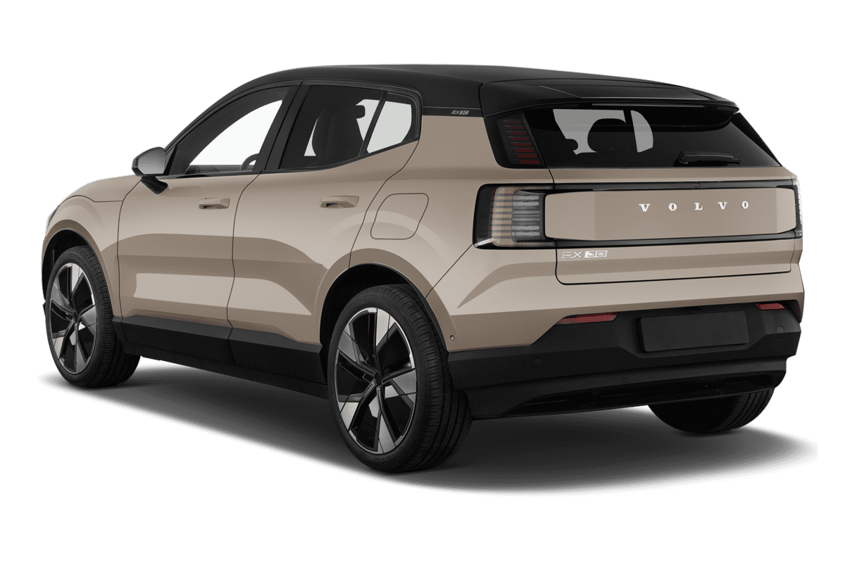 Schräge Heckansicht eines Volvo EX30, freigestellt