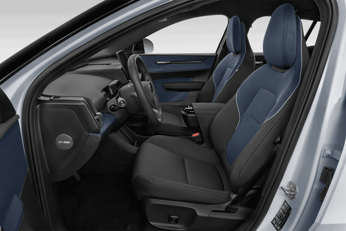 Vordersitze eines Volvo EX30 Cross Country