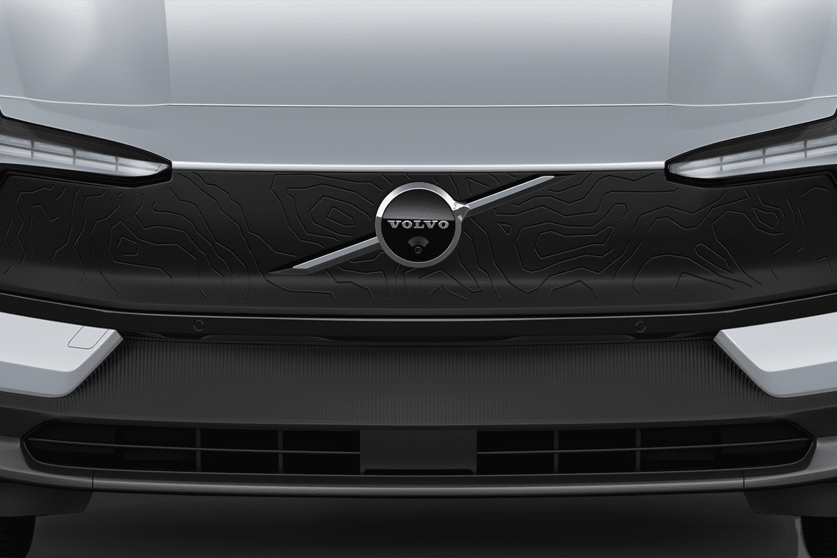Kühlergrill eines Volvo EX30 Cross Country