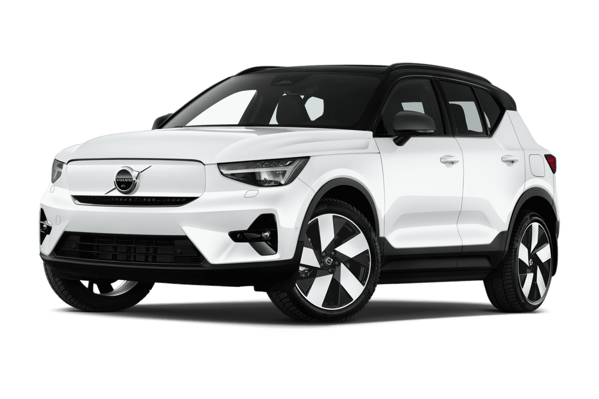 Tiefe, schräge Heckansicht eines Volvo EX40, freigestellt