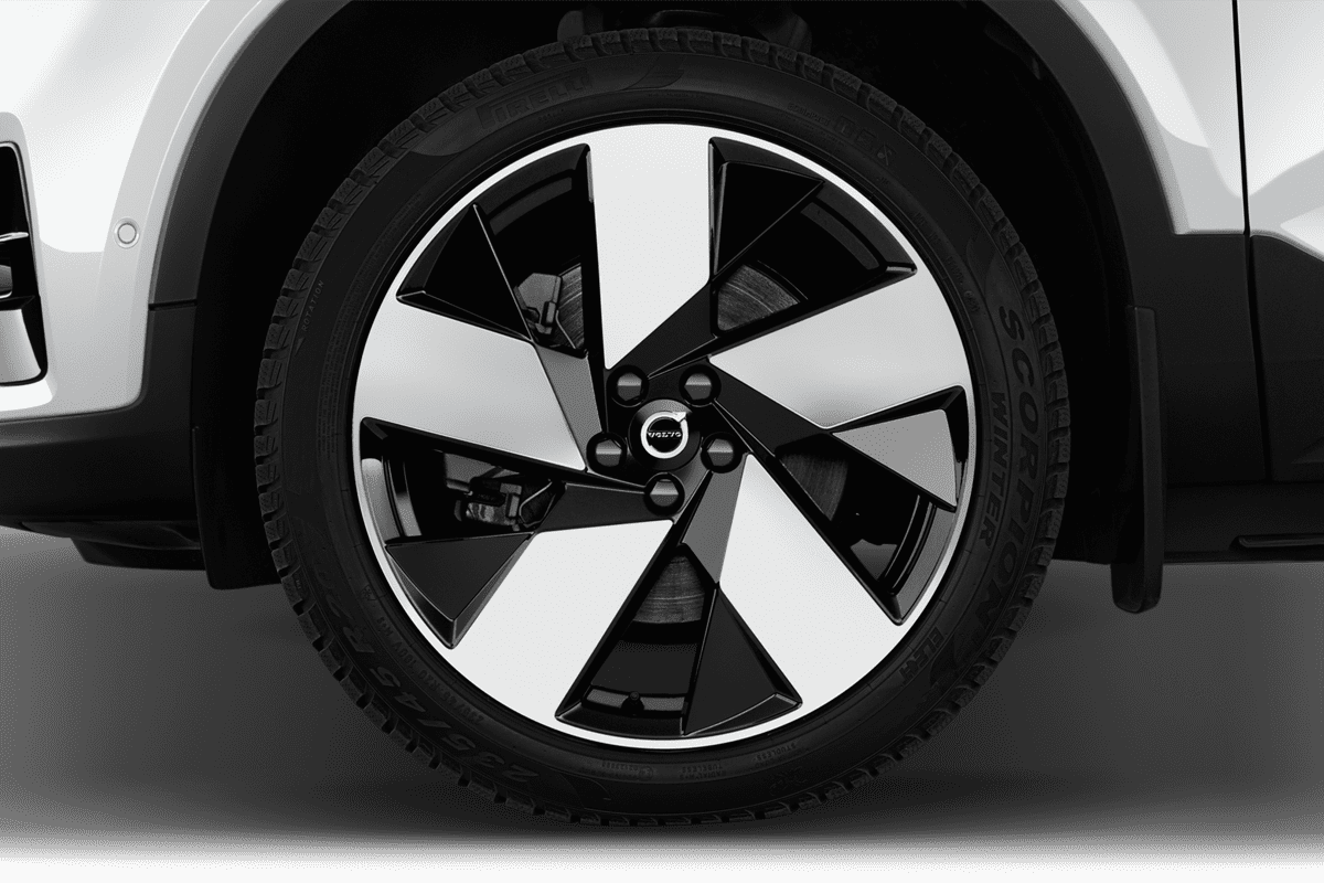 Radkappe oder Felge eines Volvo EX40