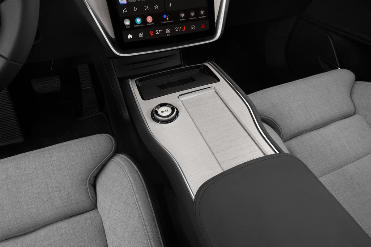 Schaltknüppel eines Volvo EX90 (KI-generiert)