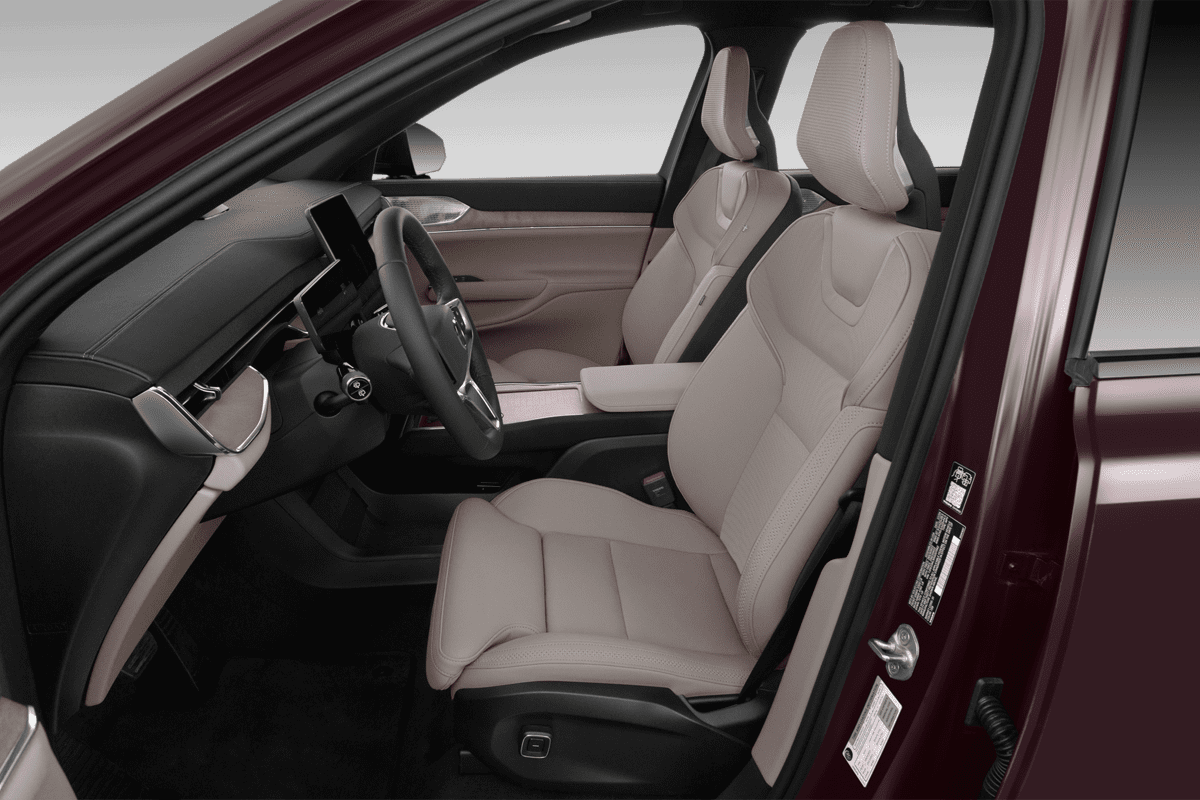 Vordersitze eines Volvo EX90