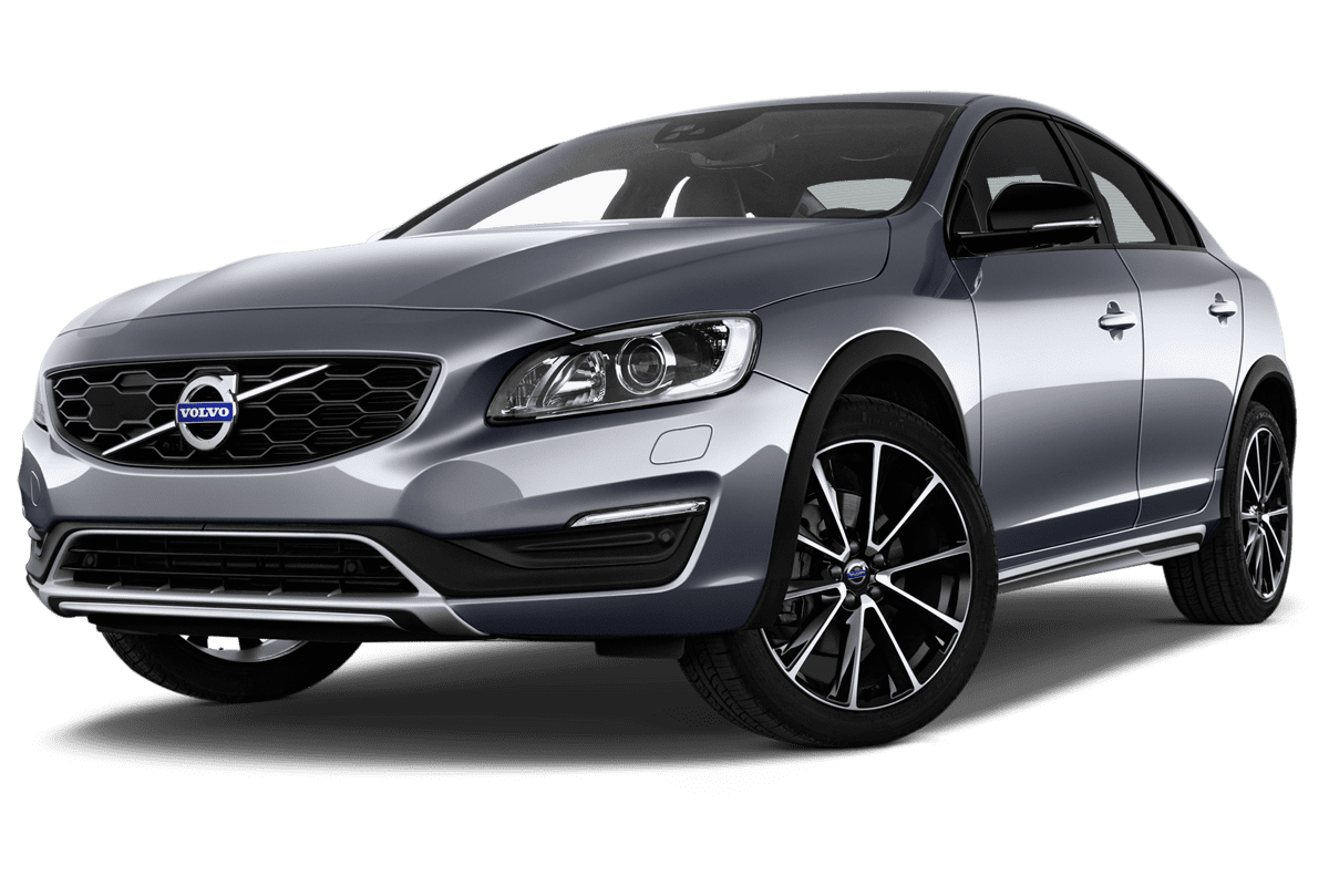 Tiefe, schräge Heckansicht eines Volvo S60 Cross Country, freigestellt