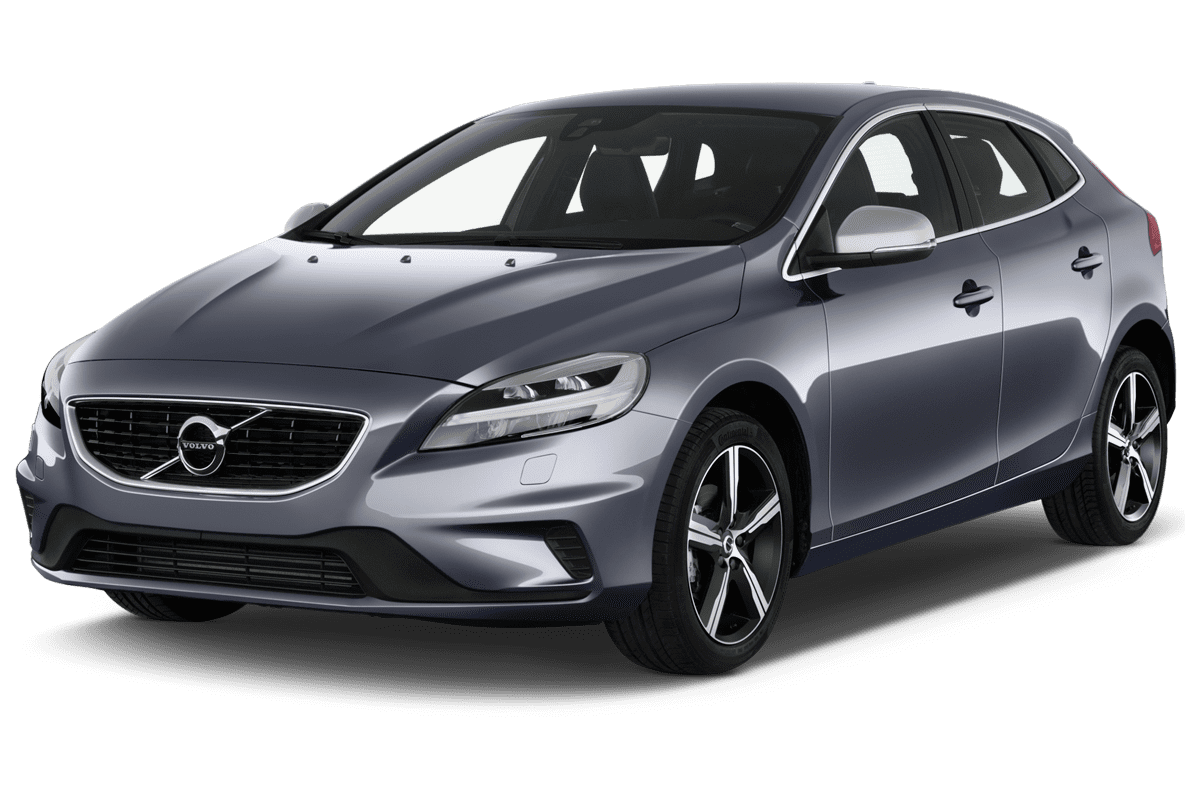 Schräge Frontansicht eines Volvo V40, freigestellt