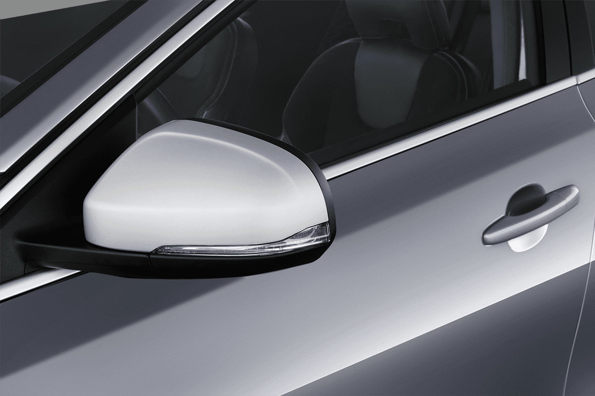 Rückspiegel eines Volvo V40