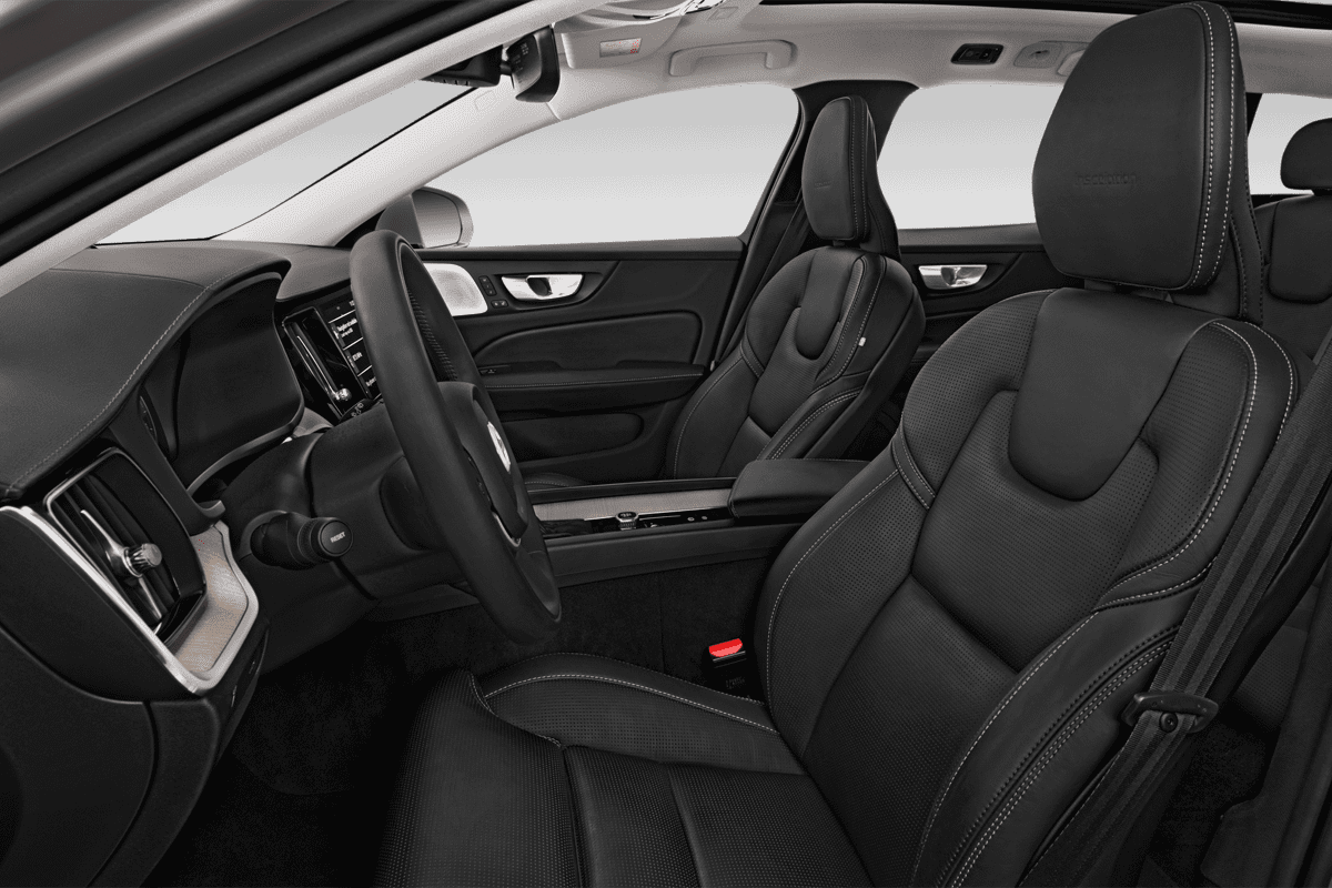 Vordersitze eines Volvo V60 Recharge