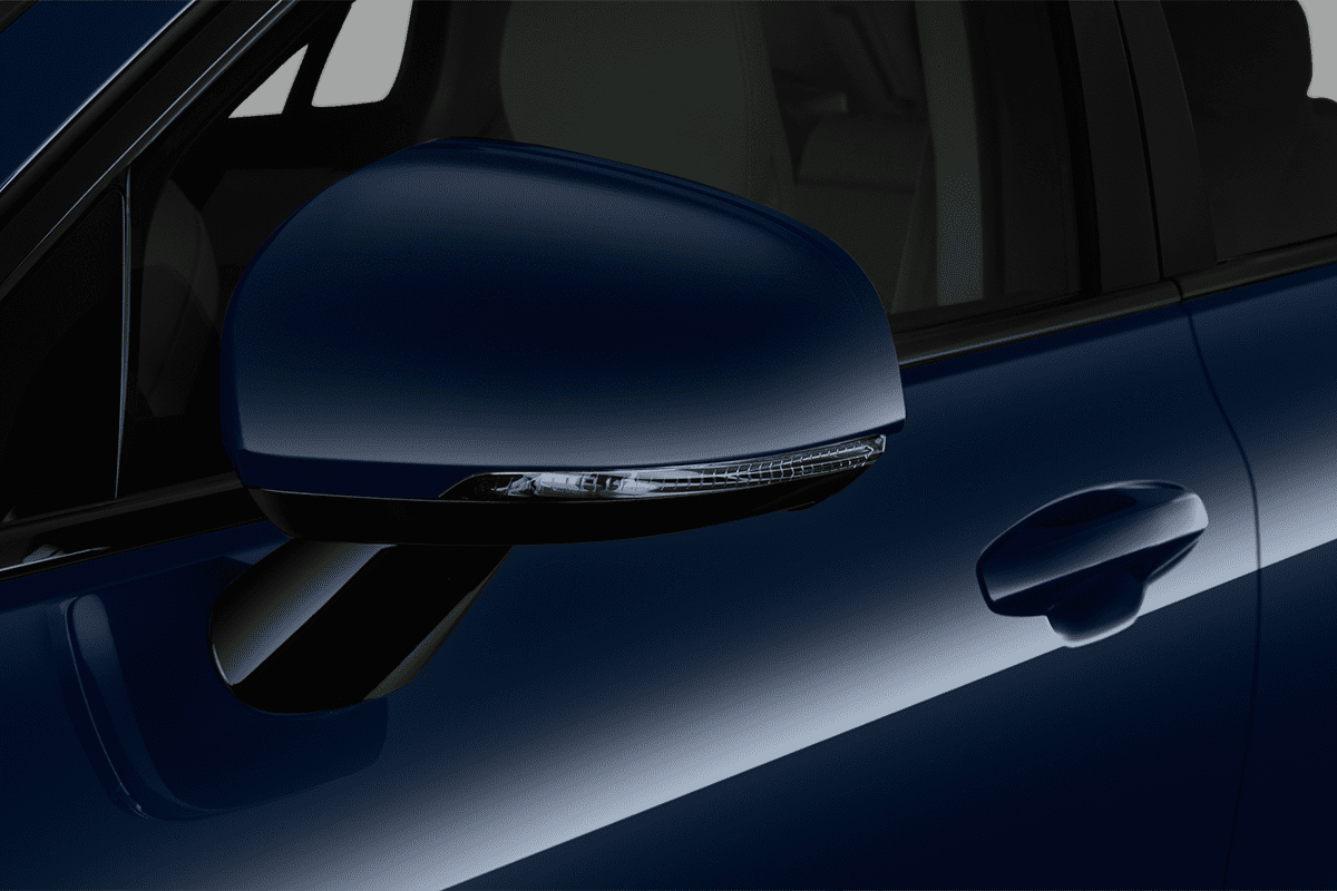 Rückspiegel eines Volvo V60 Cross Country