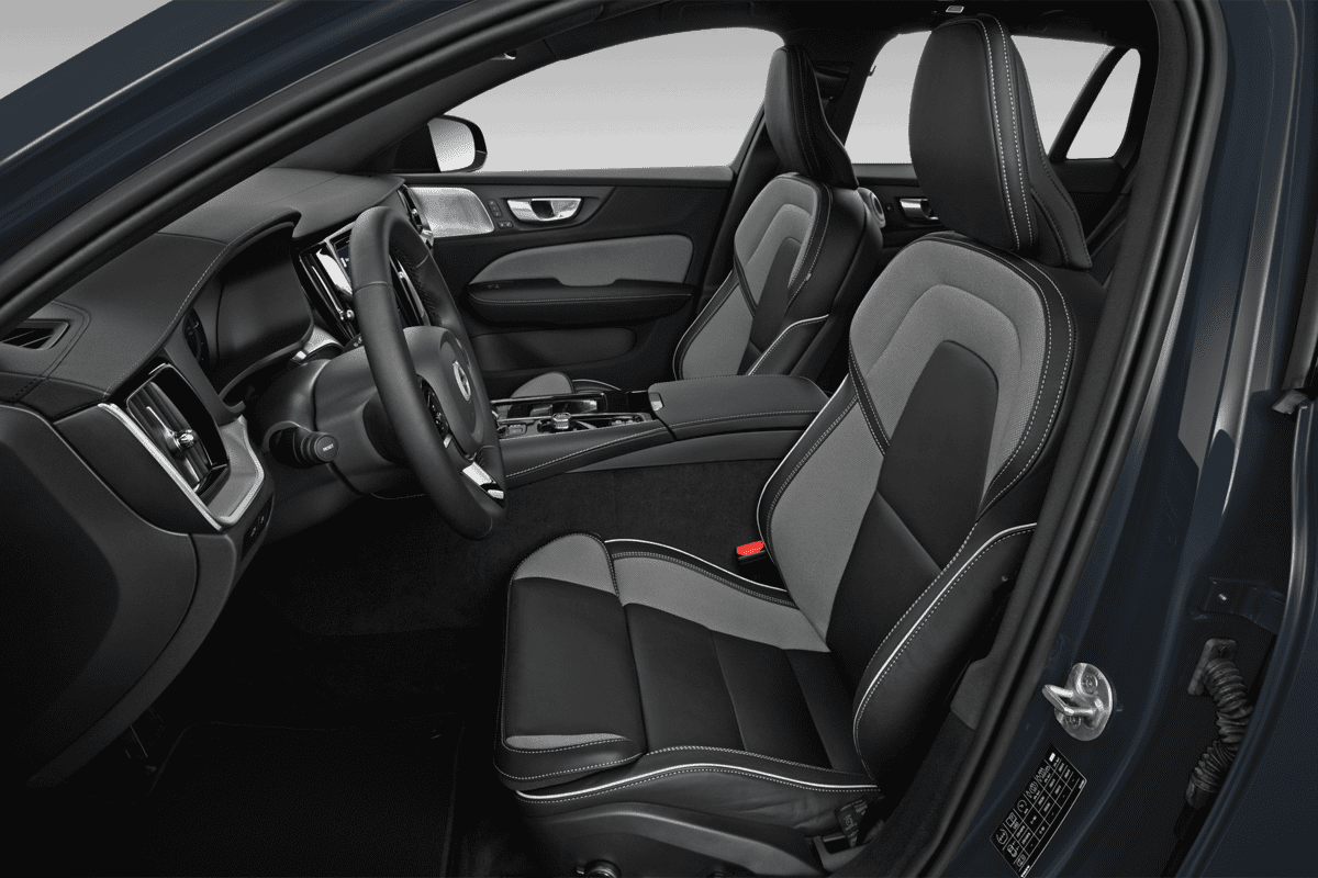 Vordersitze eines Volvo V60 Plug-in-Hybrid