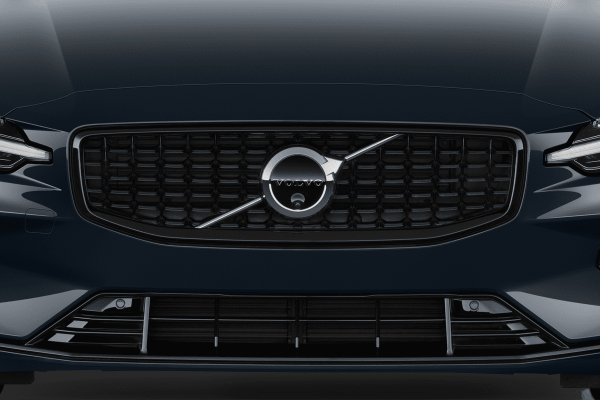 Kühlergrill eines Volvo V60 Plug-in-Hybrid