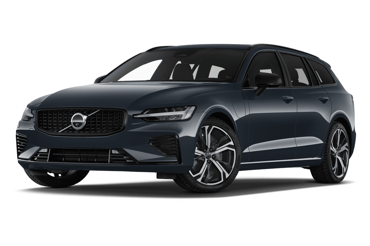 Tiefe, schräge Heckansicht eines Volvo V60 Plug-in-Hybrid, freigestellt