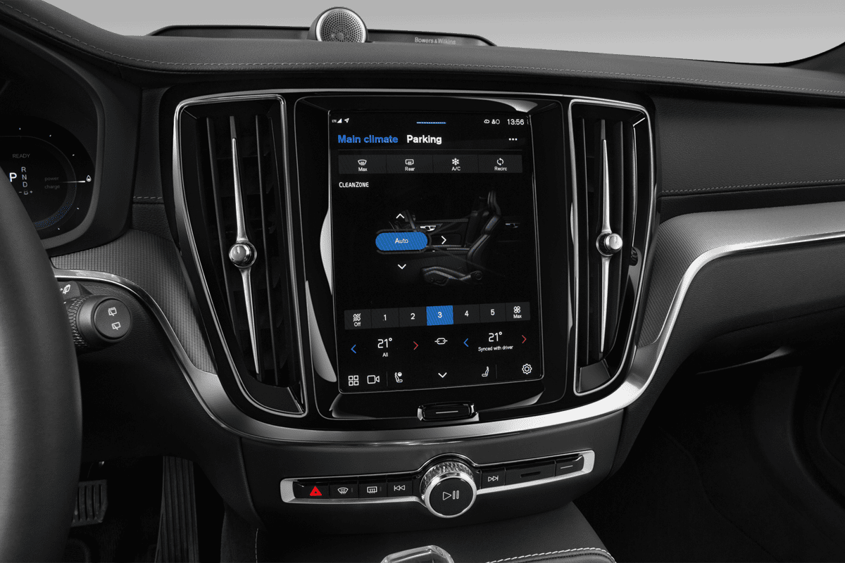 Klimasteuerung eines Volvo V60 Plug-in-Hybrid (KI-generiert)