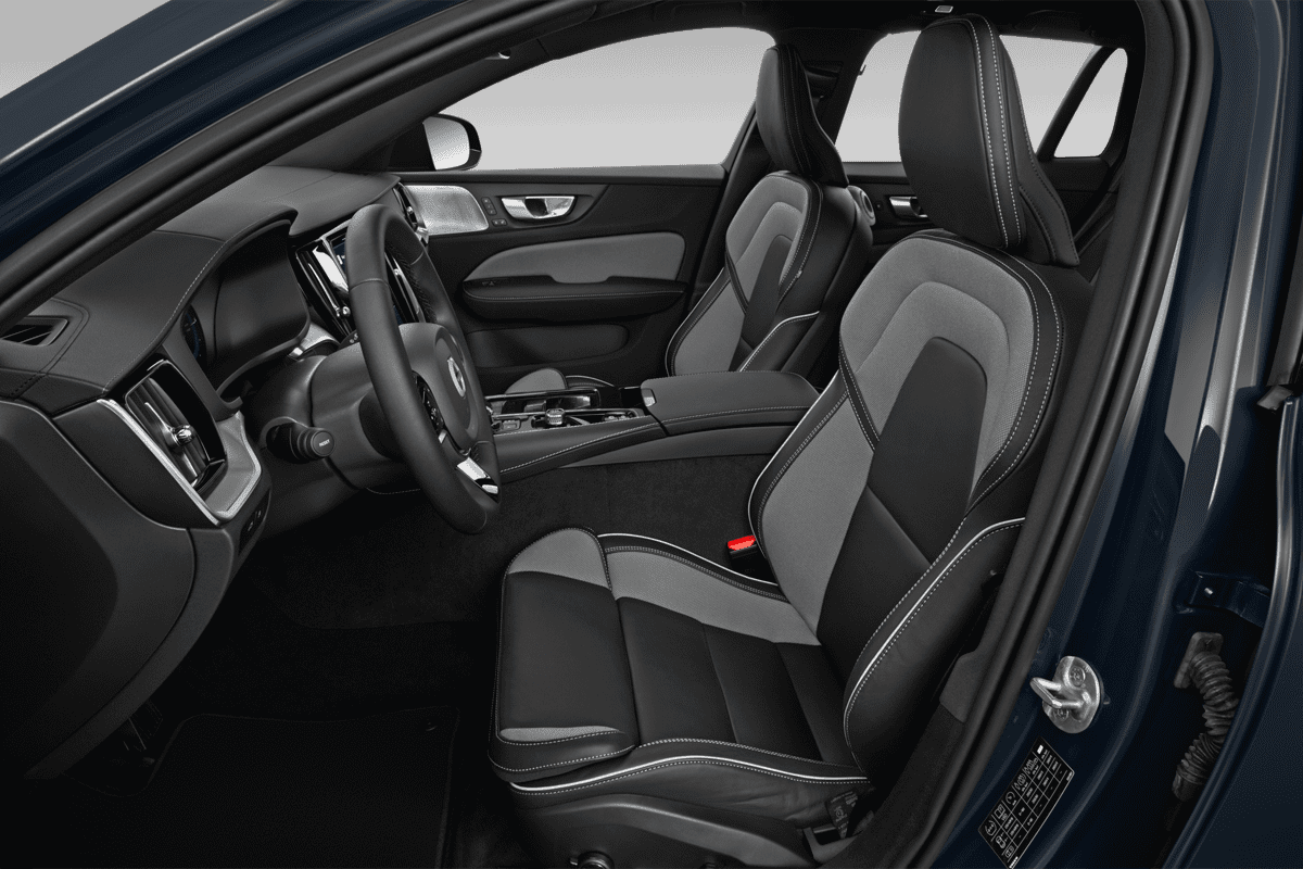 Vordersitze eines Volvo V60 Plug-in-Hybrid Plus Business Edition