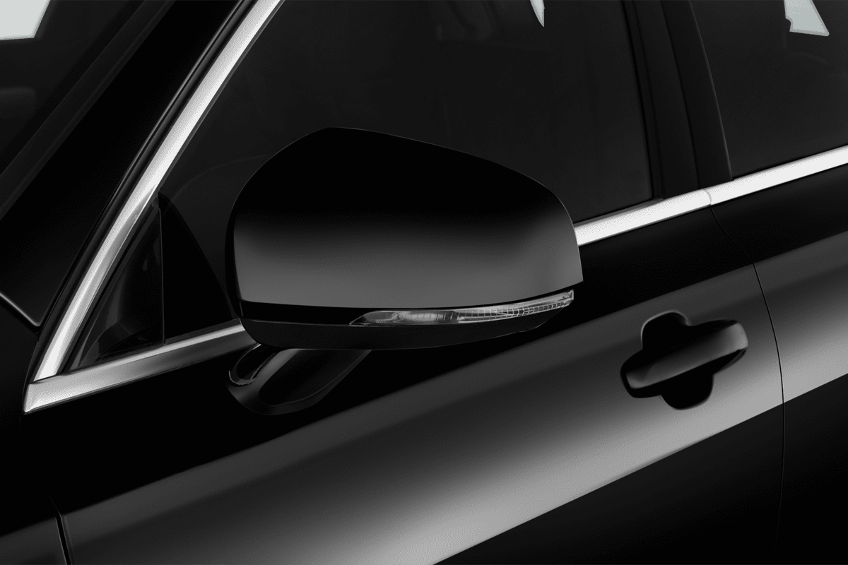 Rückspiegel eines Volvo V90