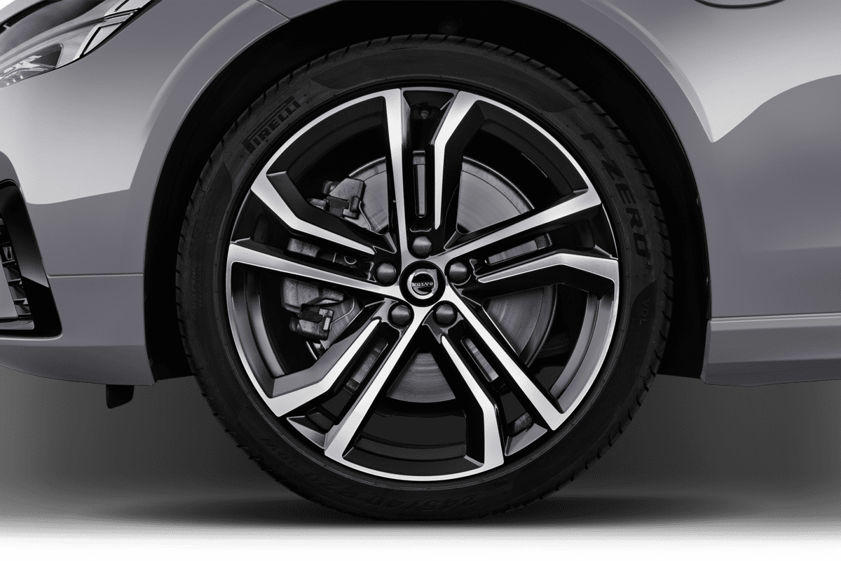 Radkappe oder Felge eines Volvo V90 Plug-in-Hybrid