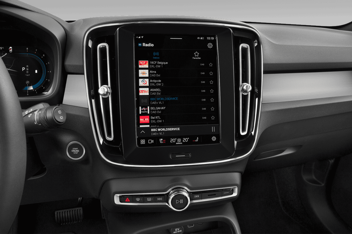 Audiosystem eines Volvo XC40 (KI-generiert)