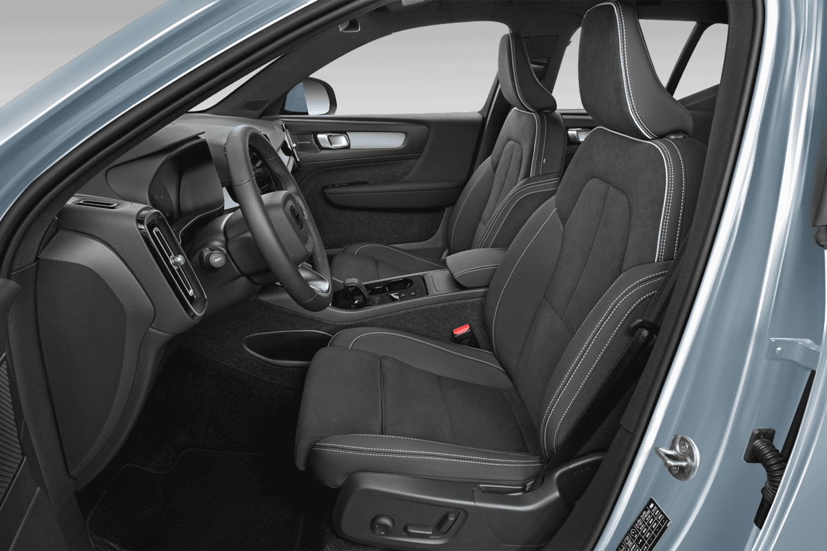Vordersitze eines Volvo XC40 (KI-generiert)
