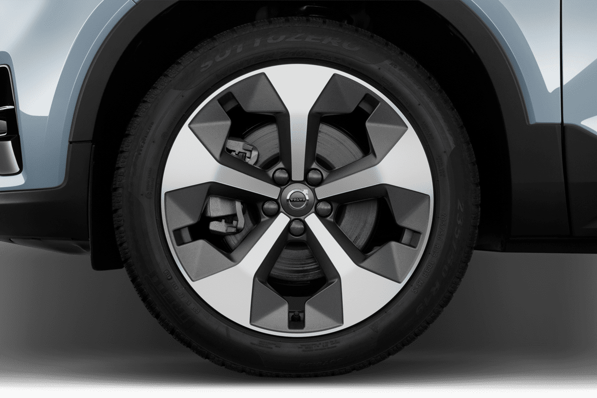 Radkappe oder Felge eines Volvo XC40 (KI-generiert)