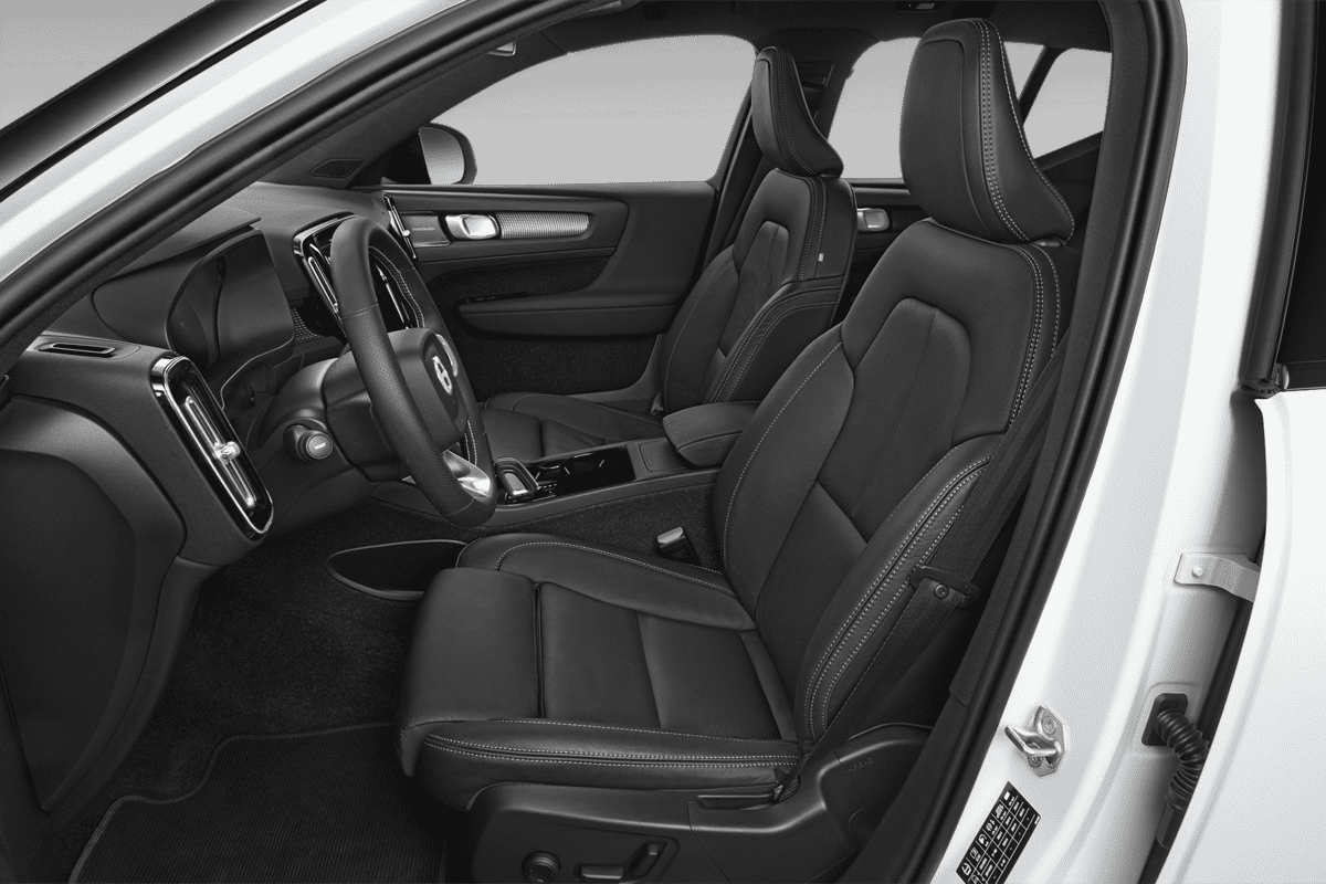 Vordersitze eines Volvo XC40 Recharge