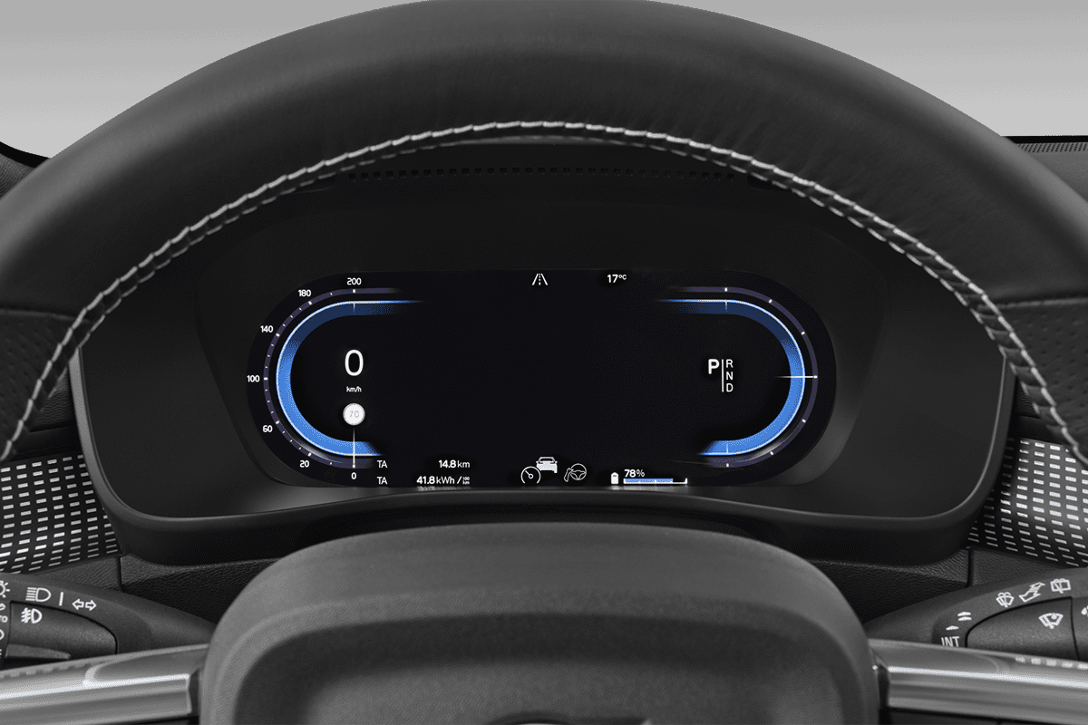 Kombiinstrument eines Volvo XC40 Recharge