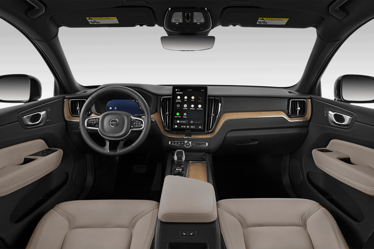 Armaturenbrett eines Volvo XC60 Plug-in Hybrid 