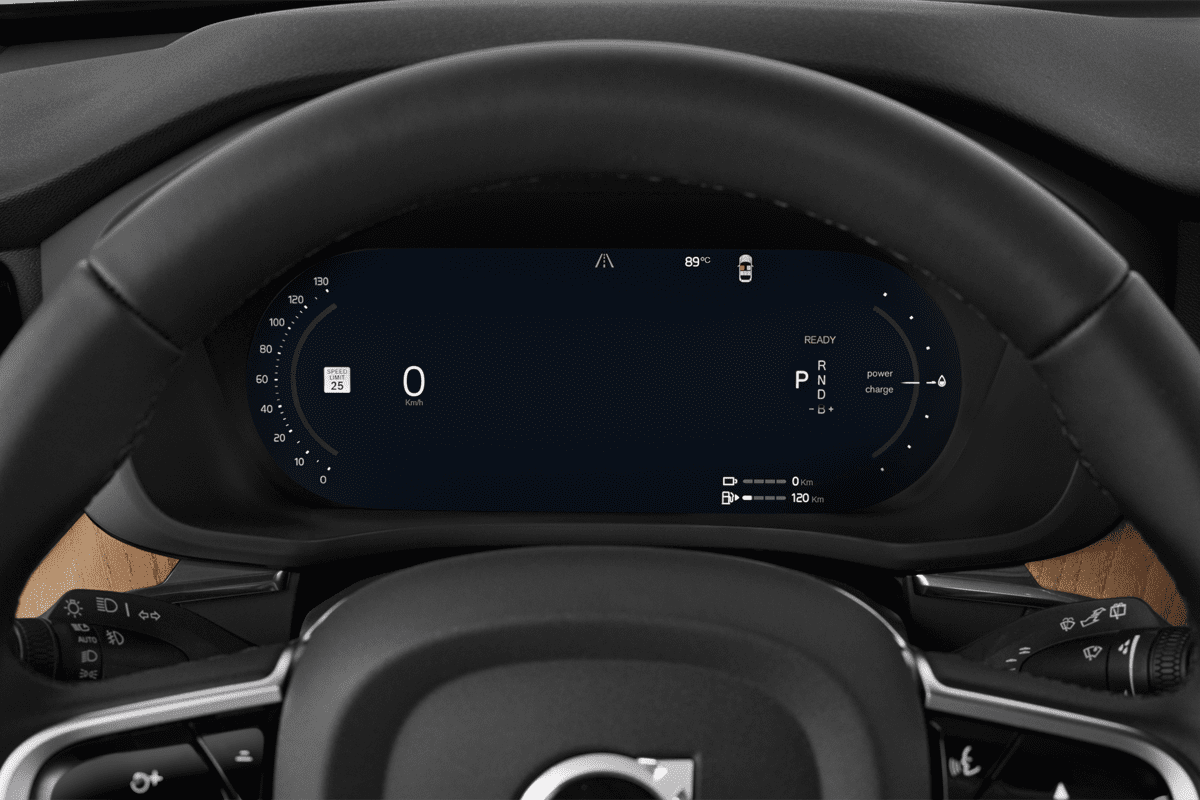 Kombiinstrument eines Volvo XC60 Plug-in Hybrid 