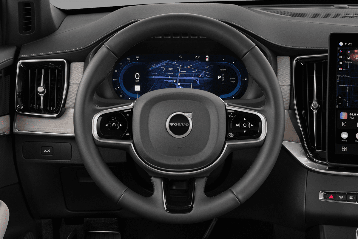 Lenkrad eines Volvo XC90 Plug-in-Hybrid 