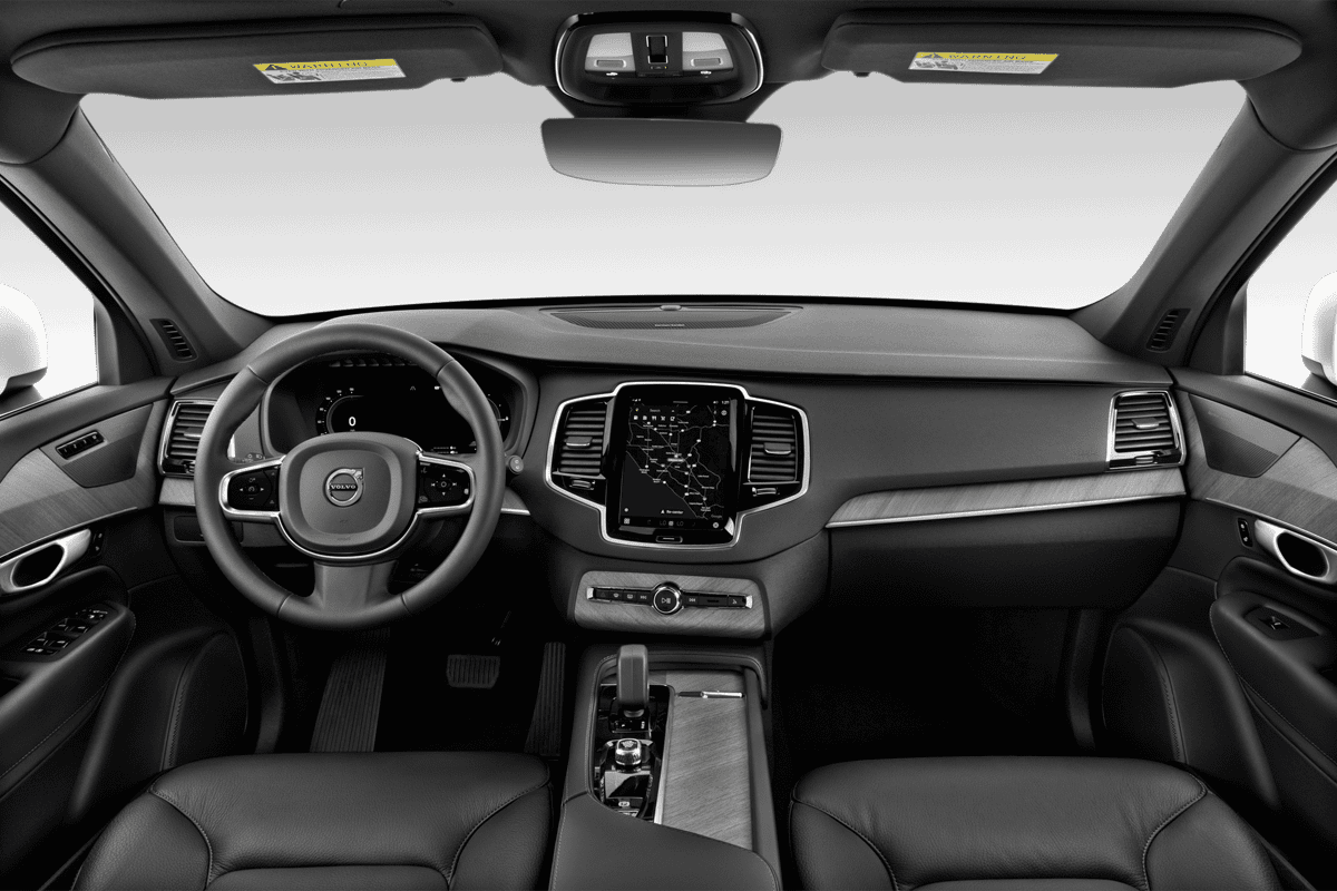 Armaturenbrett eines Volvo XC90 Plug-in-Hybrid 