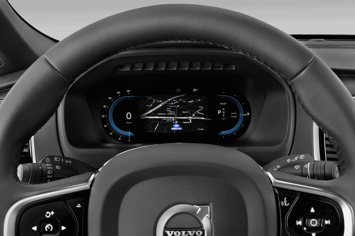 Kombiinstrument eines Volvo XC90 Plug-in-Hybrid 