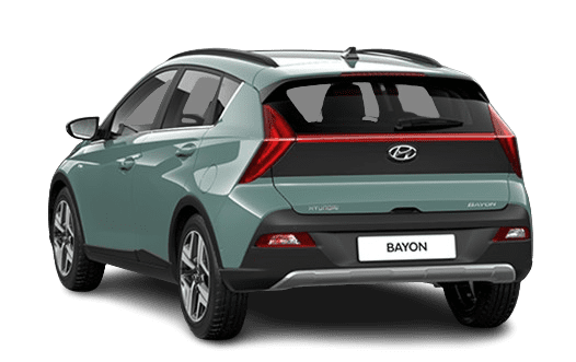 Schräge Heckansicht auf einen Hyundai Bayon, freigestellt