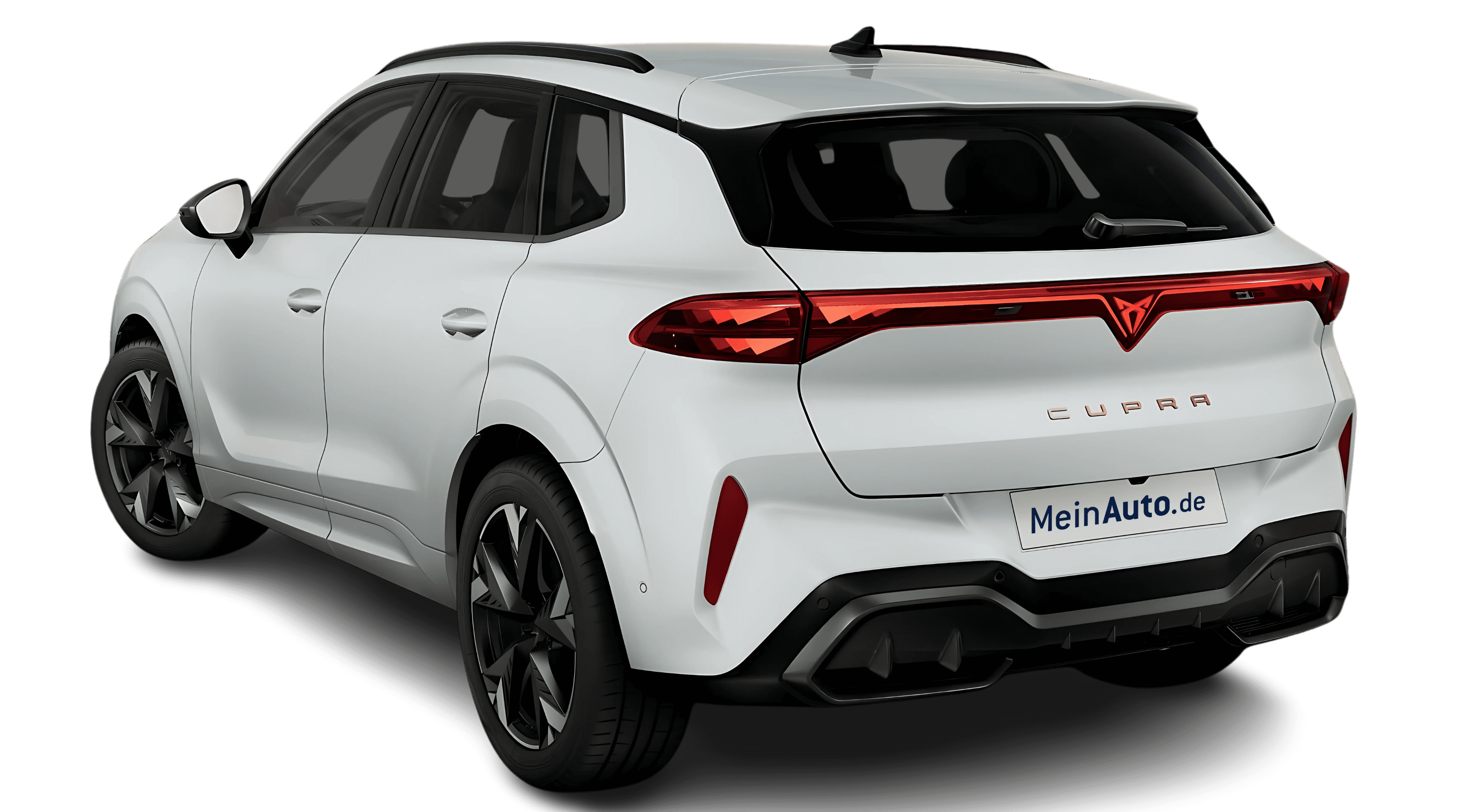 Schräge Heckansicht auf einen CUPRA Terramar, freigestellt