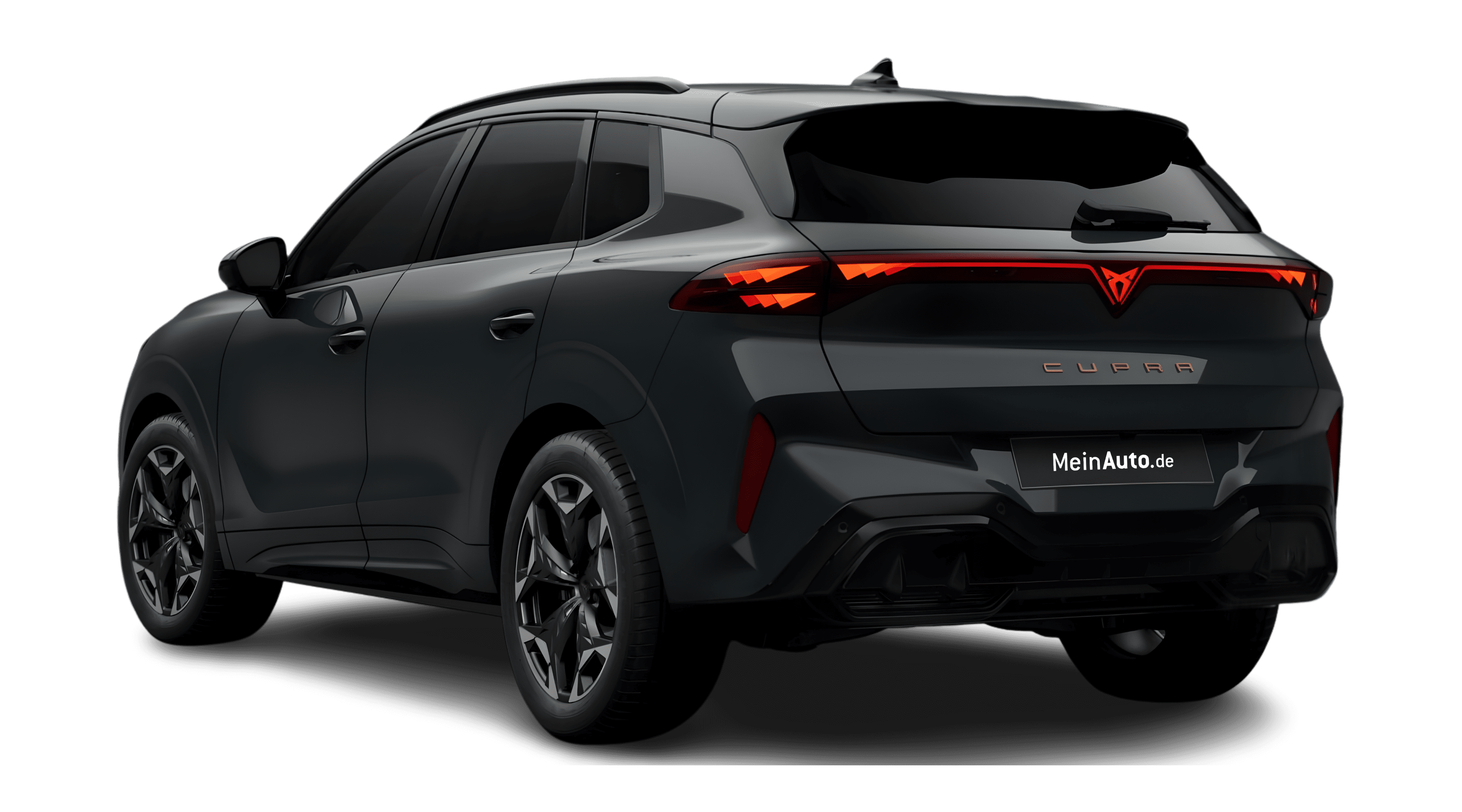 Schräge Heckansicht eines CUPRA Terramar, freigestellt