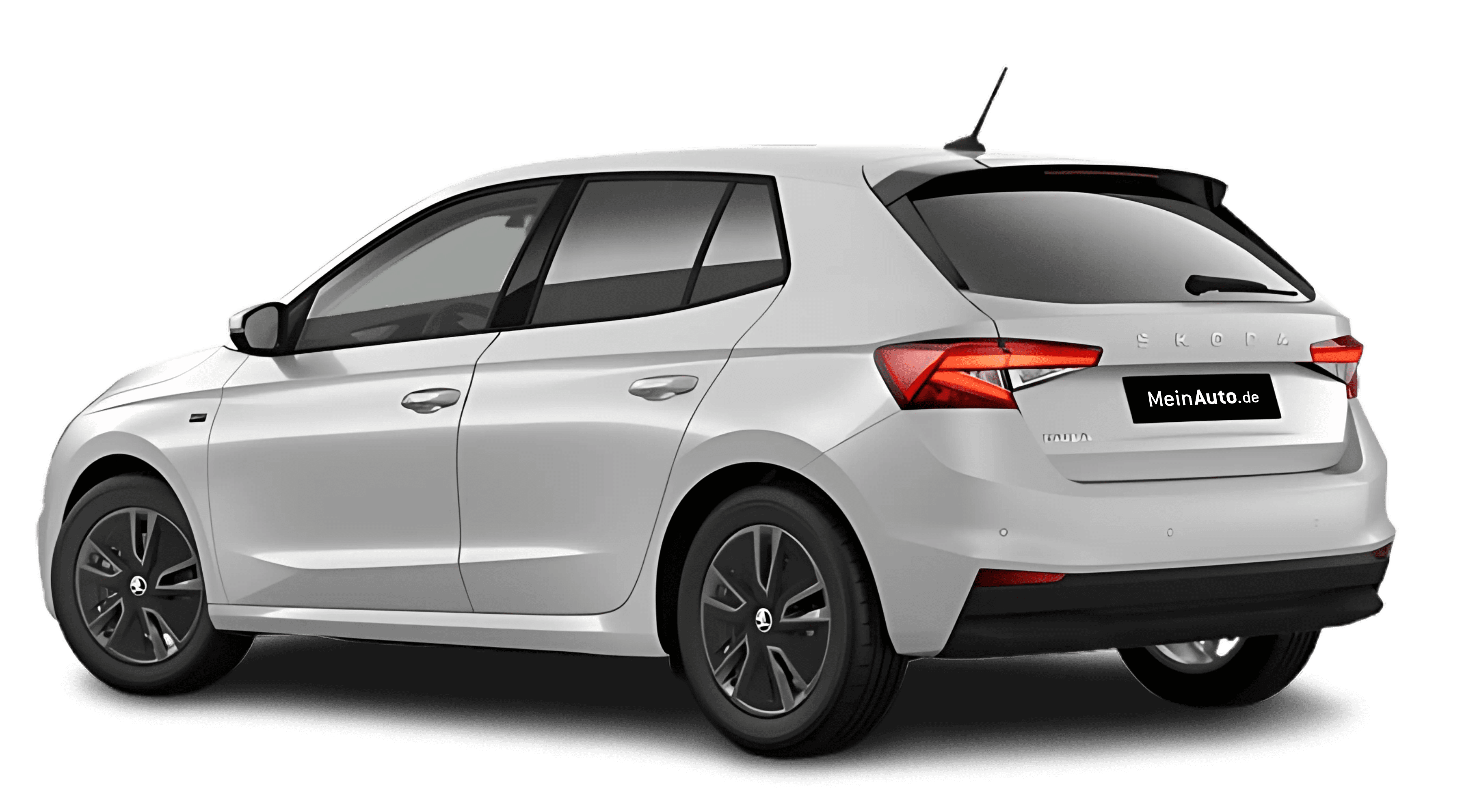 Schräge Heckansicht auf einen Skoda Fabia, freigestellt