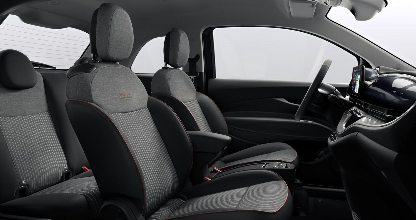 Ansicht der Frontsitze eines Fiat 500