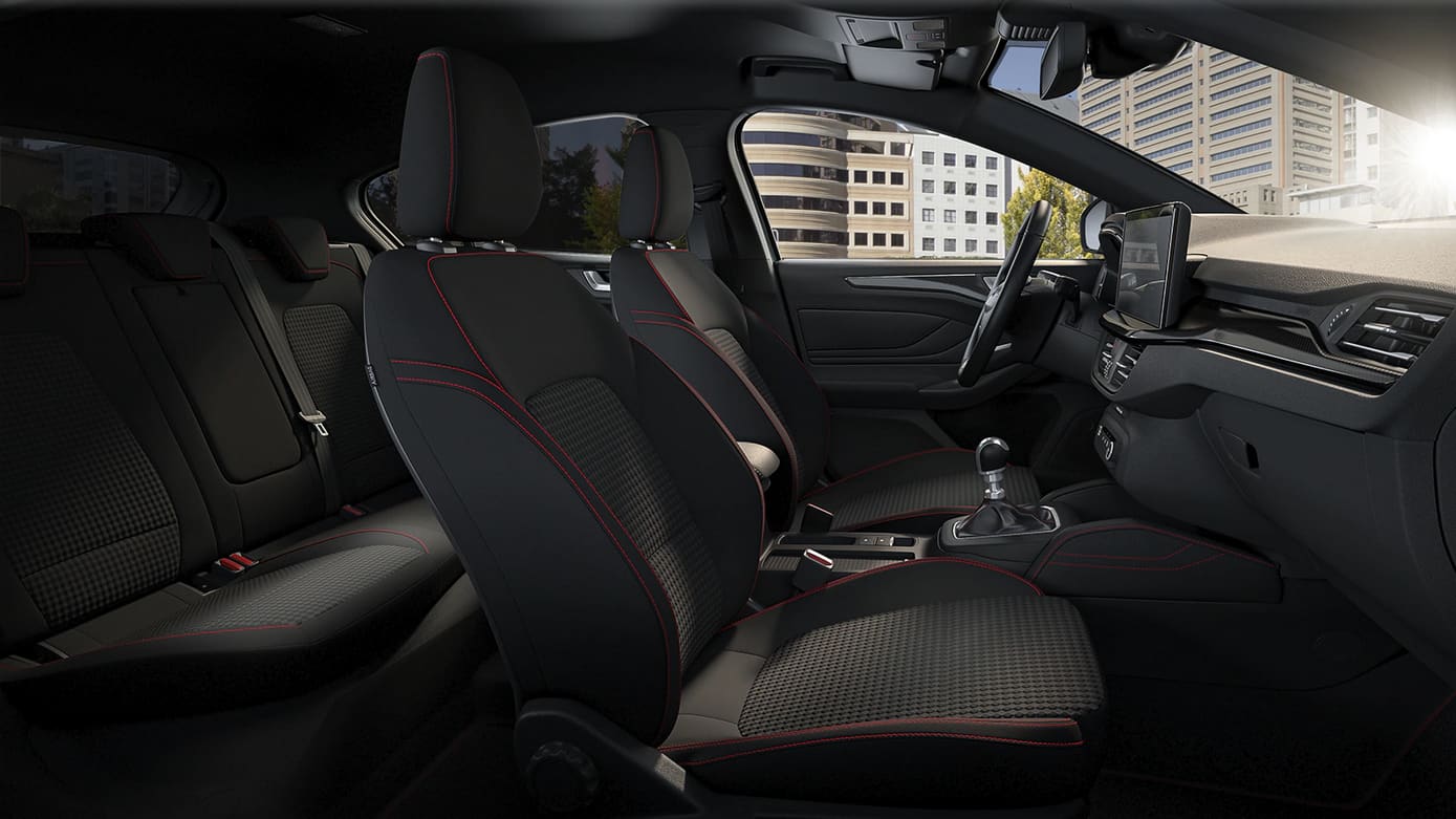 Ansicht der Frontsitze eines Ford Focus