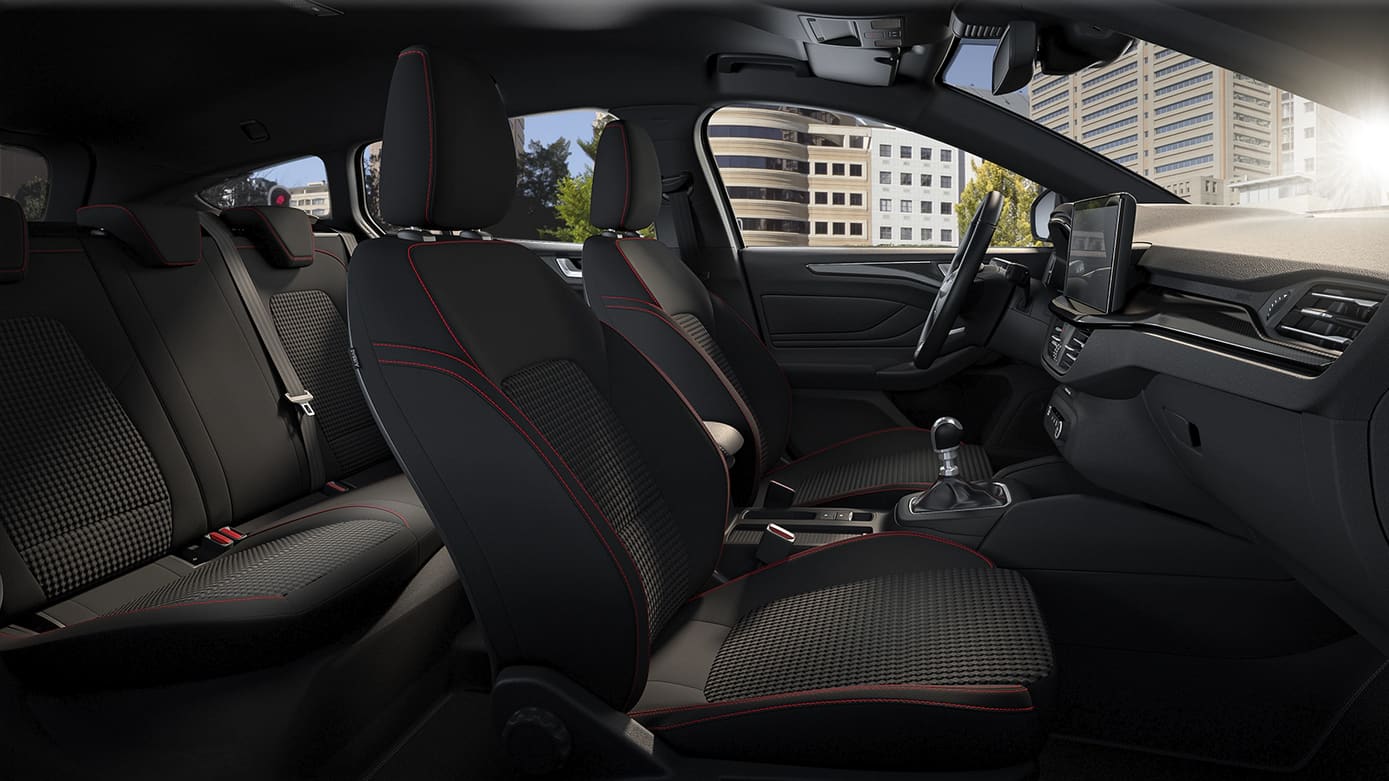Ansicht der Frontsitze eines Ford Focus