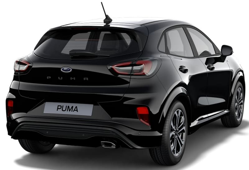 Schräge Heckansicht auf einen Ford Puma, freigestellt