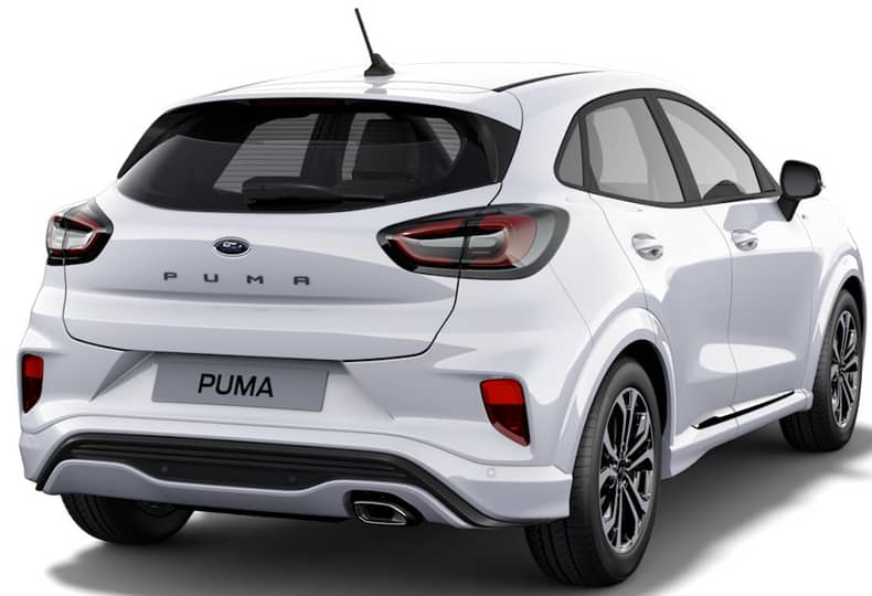 Schräge Heckansicht auf einen Ford Puma, freigestellt