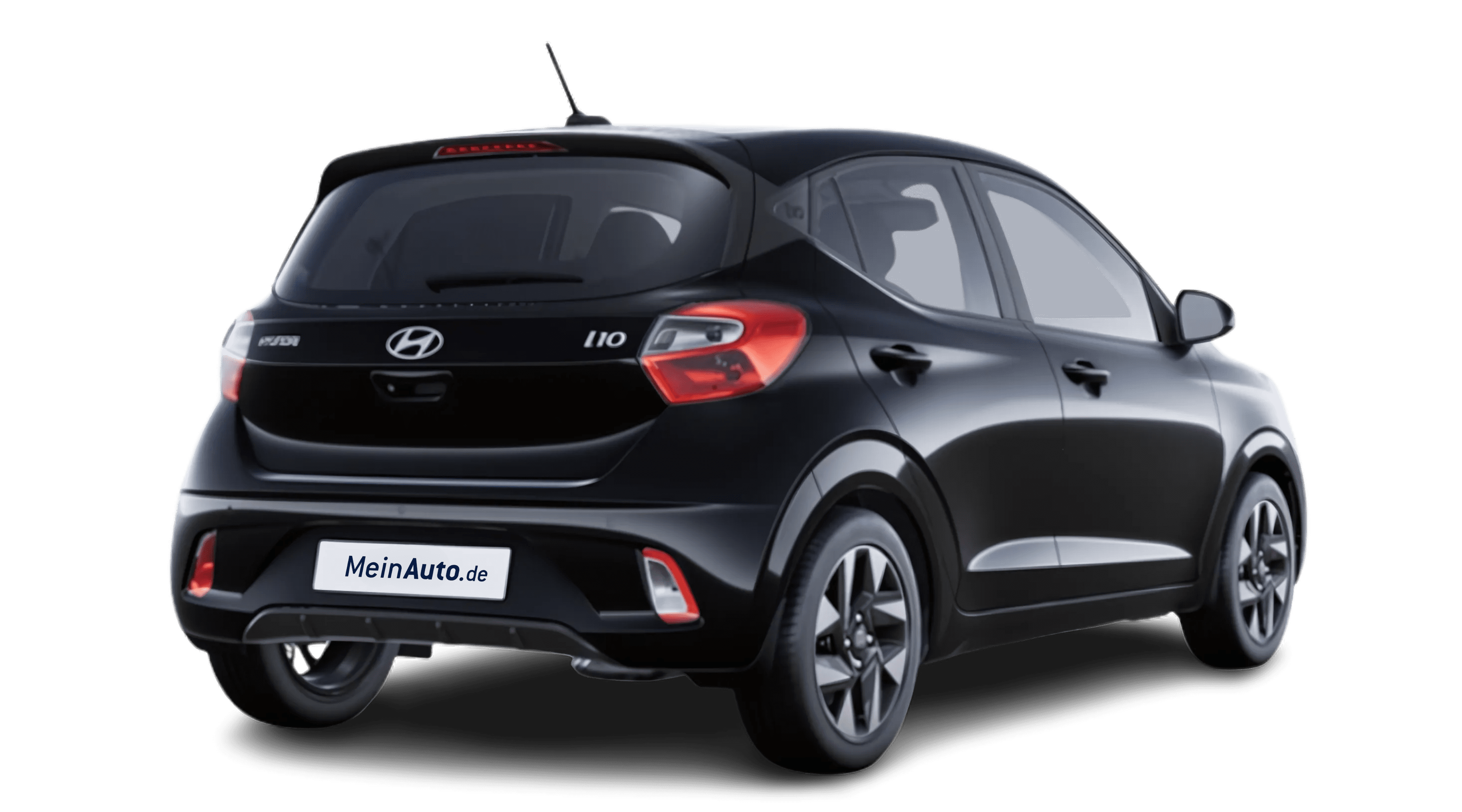 Schräge Heckansicht auf einen Hyundai i10, freigestellt