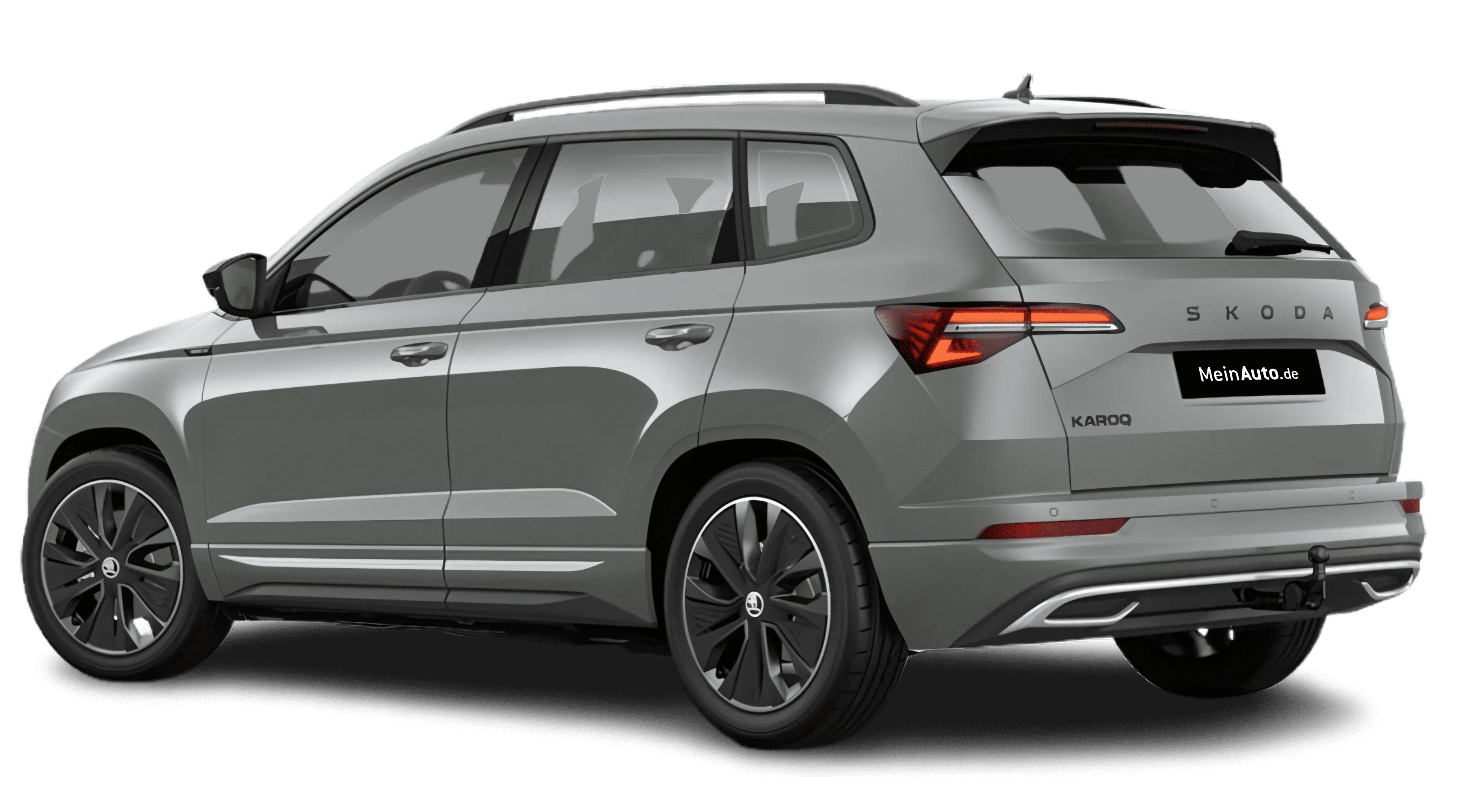 Schräge Heckansicht auf einen Skoda Karoq, freigestellt