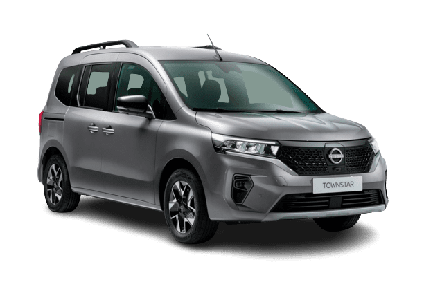 Schräge Frontansicht auf einen Nissan Townstar, freigestellt