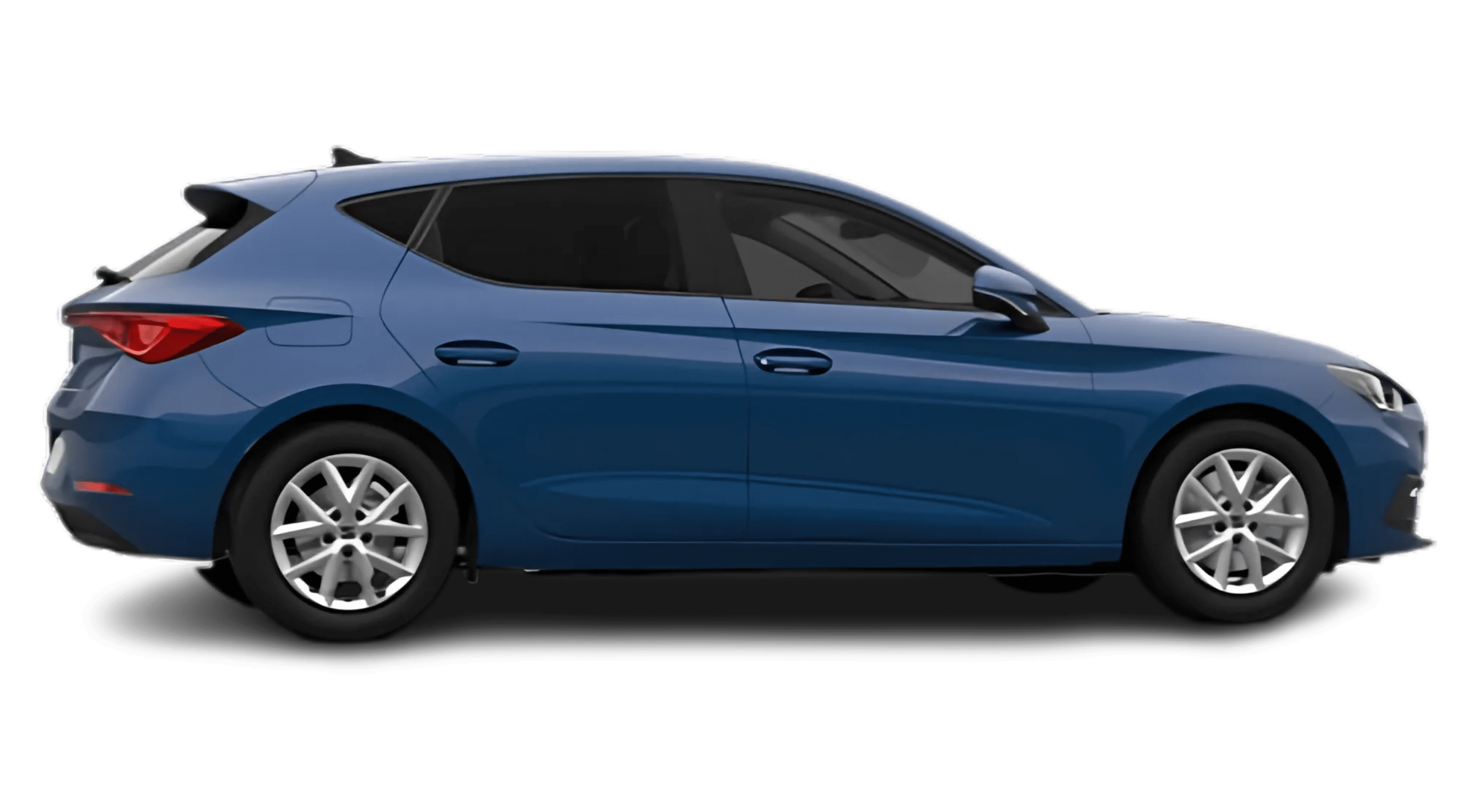 Schräge Heckansicht auf einen SEAT Leon, freigestellt
