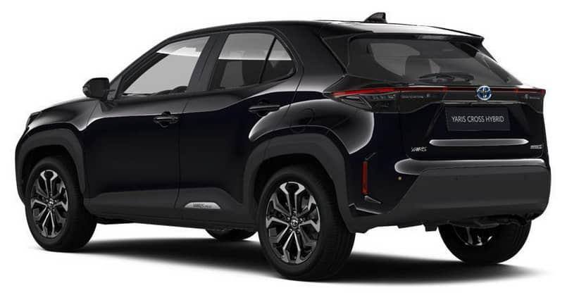 Schräge Heckansicht auf einen Toyota Yaris Cross, freigestellt