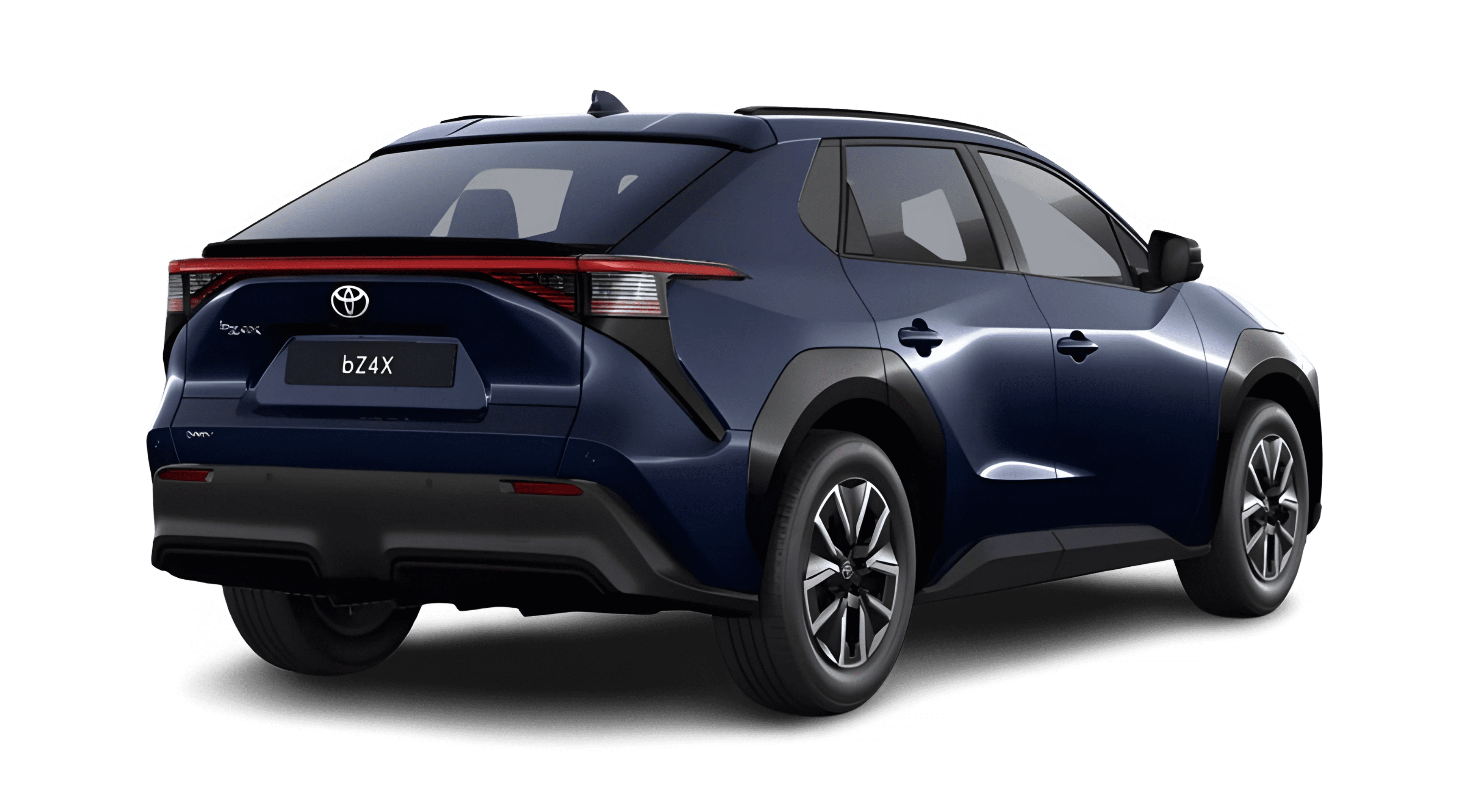 Schräge Heckansicht auf einen Toyota bZ4X, freigestellt