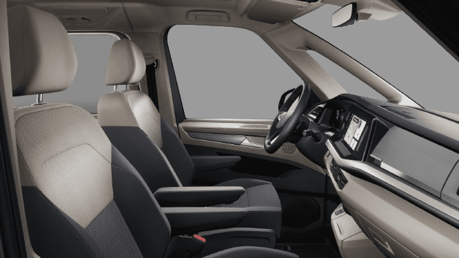 Ansicht der Frontsitze eines Volkswagen Multivan