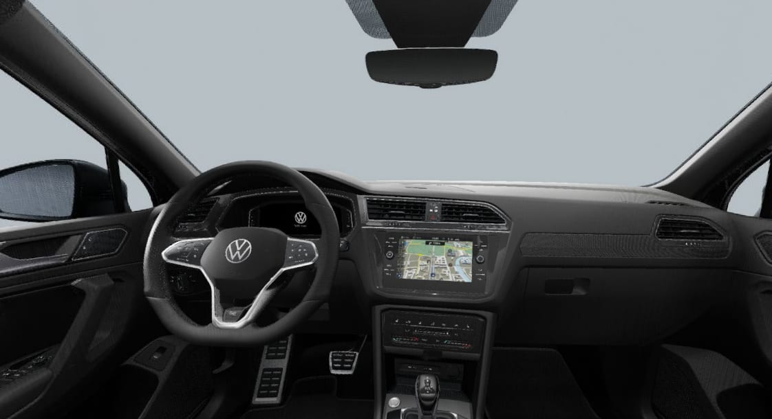 Ansicht des Armaturenbretts eines Volkswagen Tiguan Allspace
