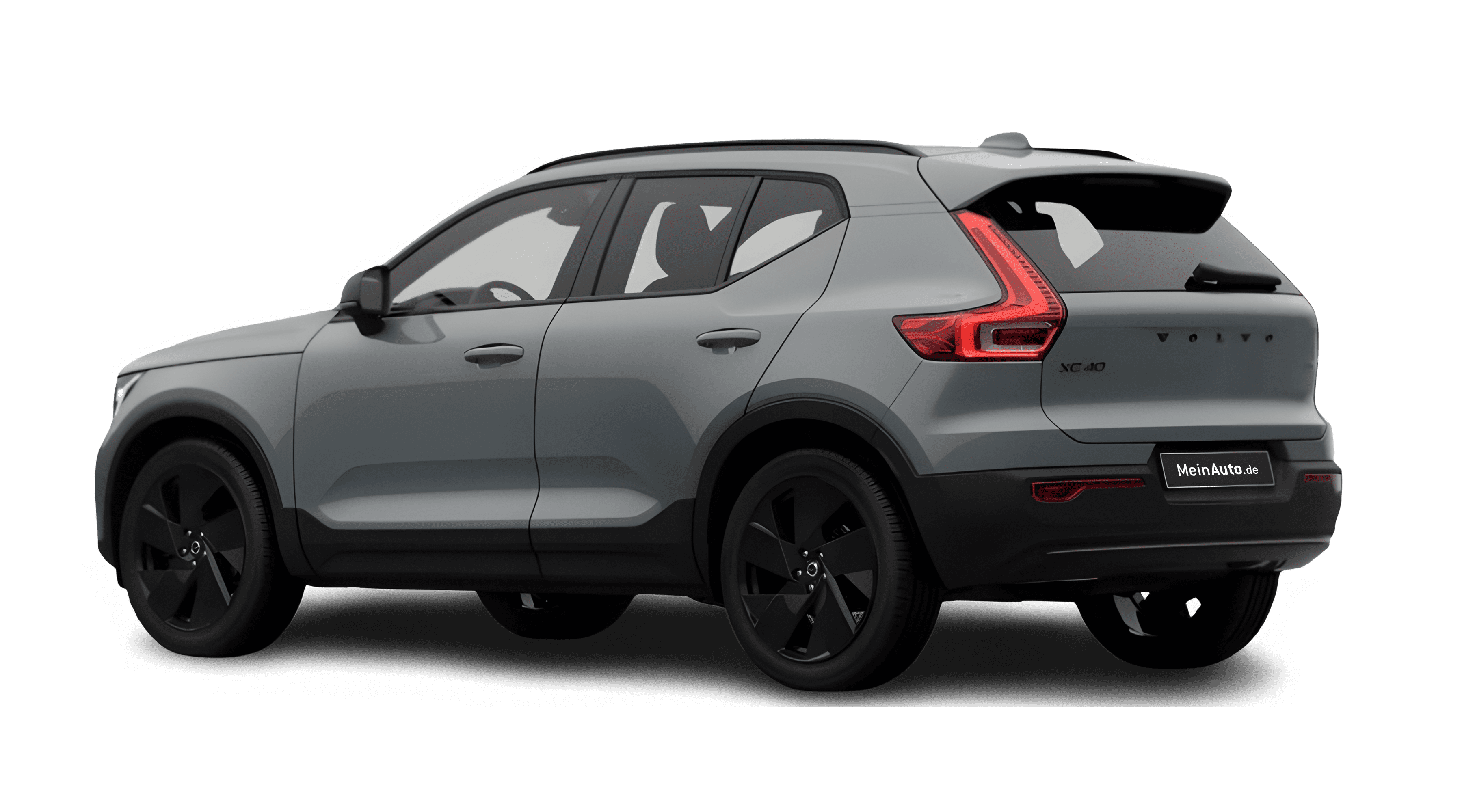 Schräge Heckansicht auf einen Volvo XC40, freigestellt