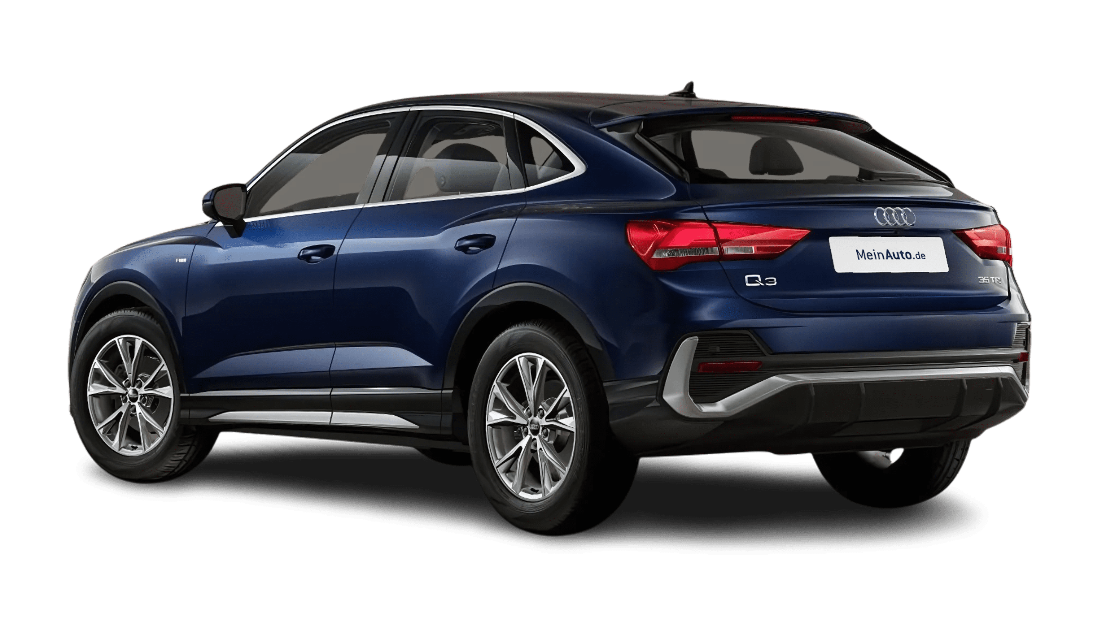 Schräge Heckansicht auf einen Audi Q3 Sportback, freigestellt