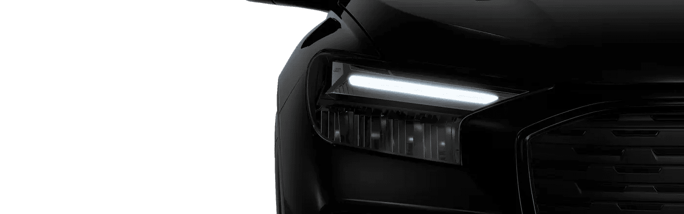 Detailansicht der Frontscheinwerfer eines Audi Q4